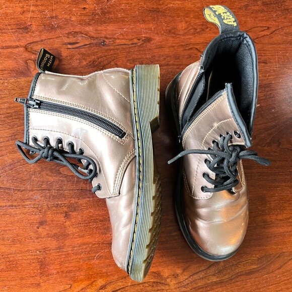 Dr. Martens 1460 J Rose Gold Boots- Size‎ Youth 3. - Picture 5 of 9